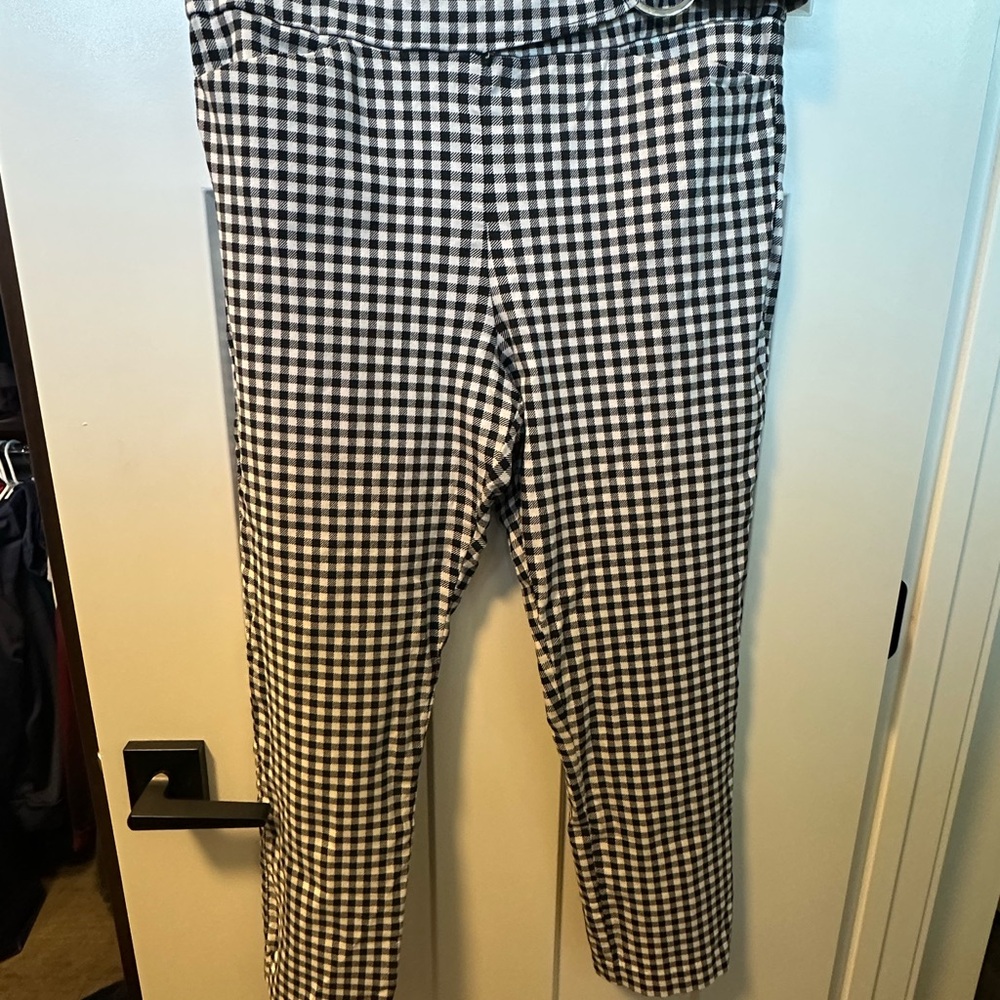 Maurices Black and White Ankle Cropped Pants